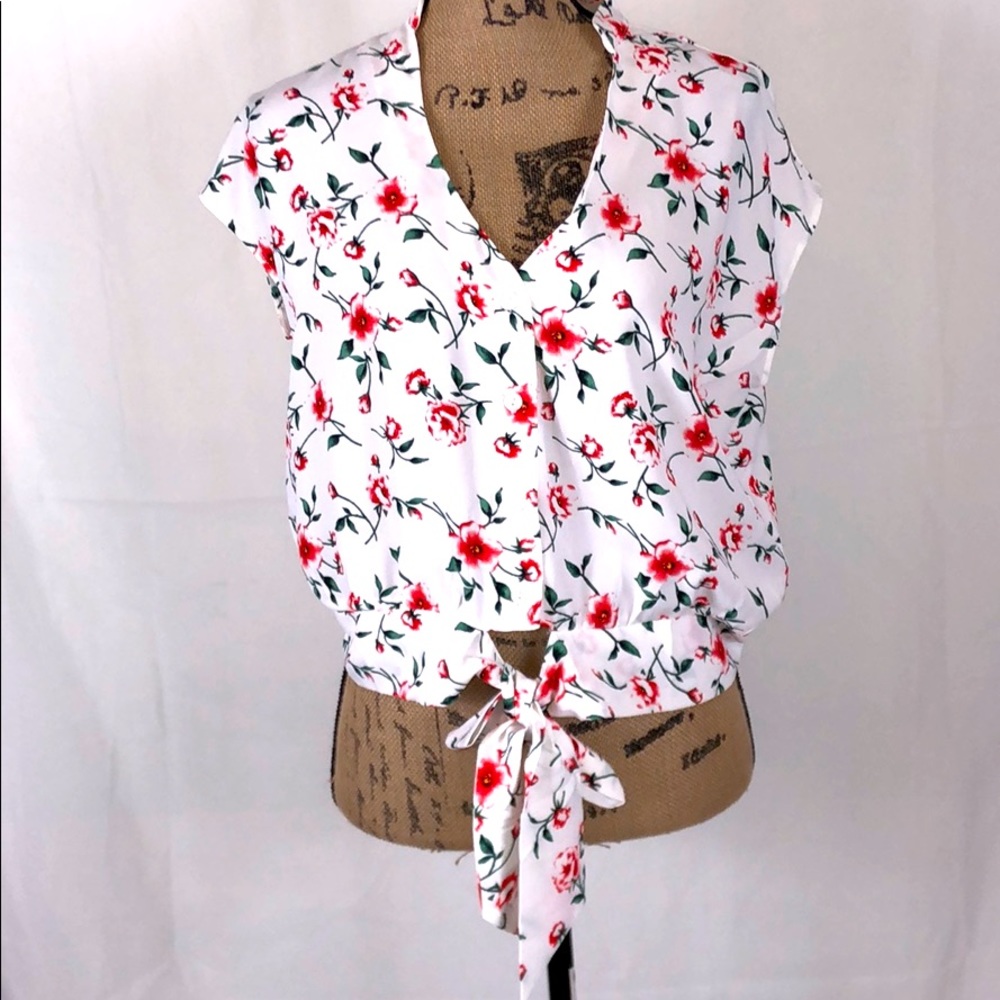 Triple Seven blouse button up floral tie front size L NWT Price is Firm
